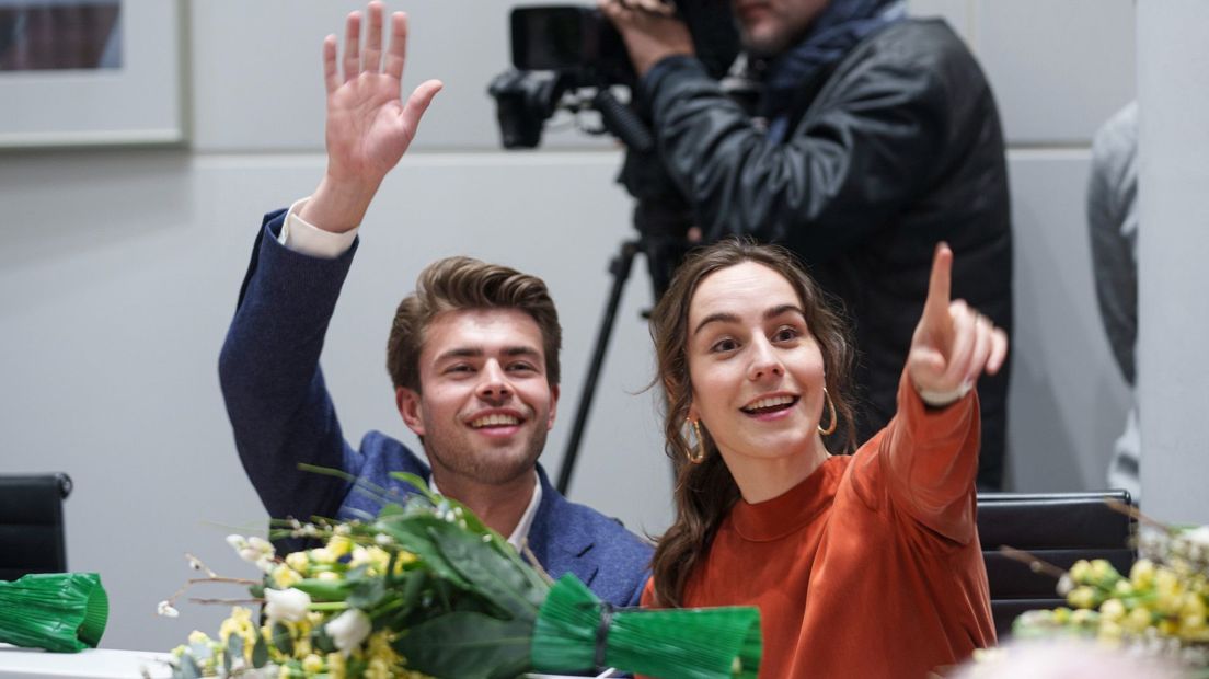 Joren Noorlander en Caroline Verduin van D66 tijdens de installatie