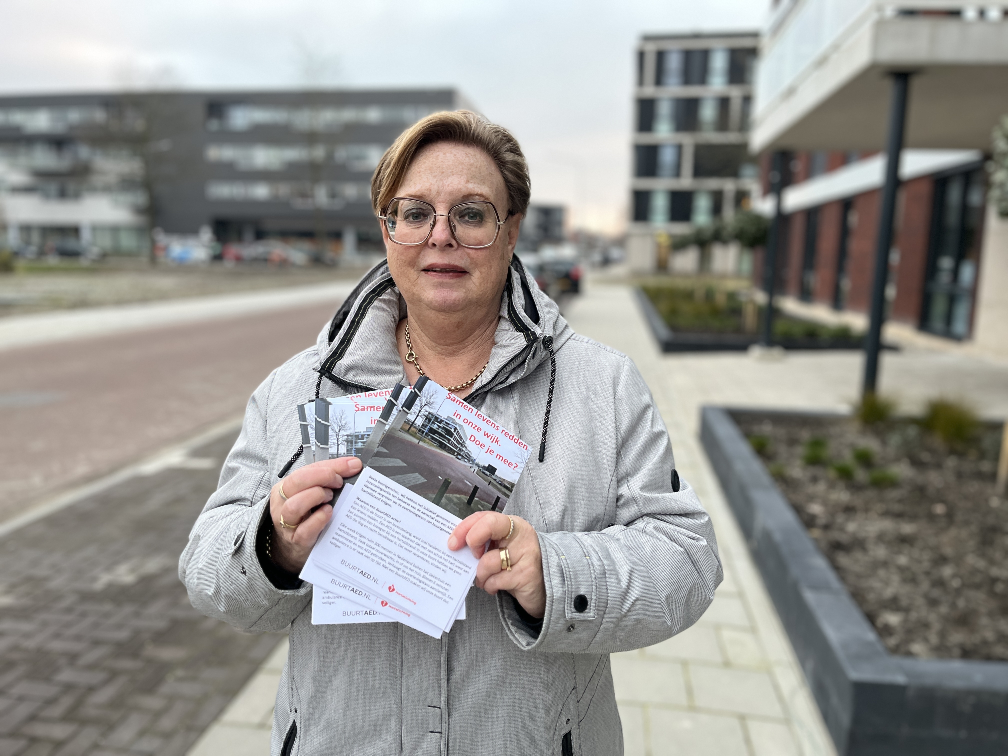'Ruim 60.000 Zeeuwen hebben niet altijd toegang tot AED', daarom wil Wilma er één in haar wijk