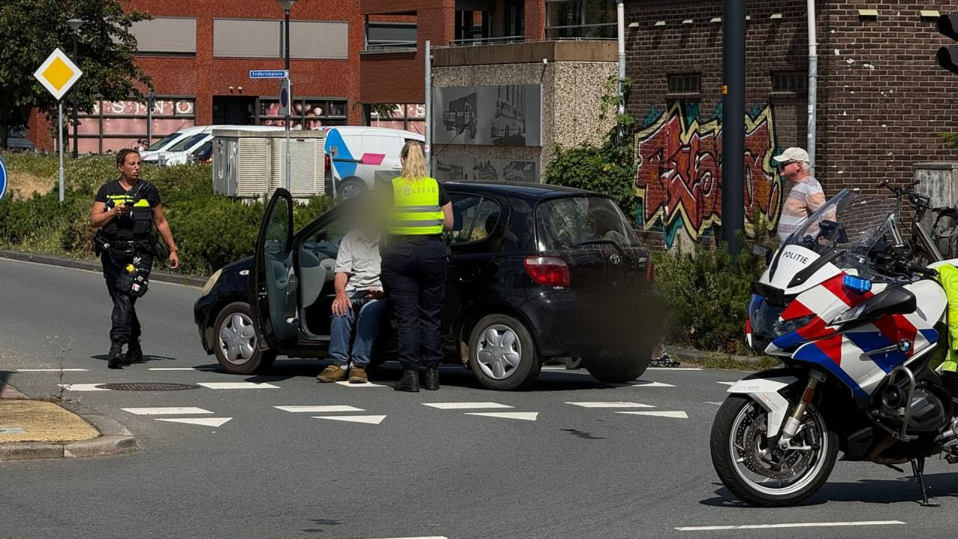 Fietsers gewond na aanrijding met auto in Doetinchem