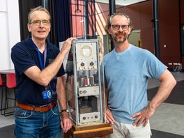 Deze oude Drentse tv uit 1949 gebouwd door opa van Sebastian Lampe krijgt plek in Beeld en Geluid