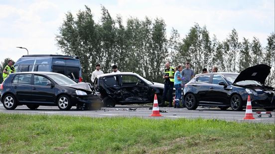 A27 richting Utrecht dicht vanwege ongeval: flinke vertraging. A27 richting Utrecht dicht vanwege ongeval: flinke vertraging.