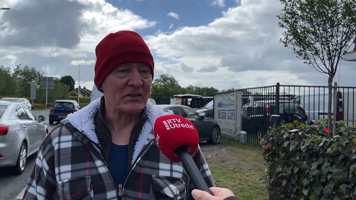 Grote brand legt autobedrijf in Bunnik in de as