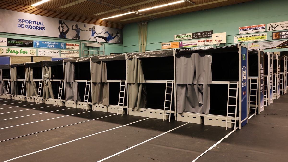 Situatie in Ter Apel: 43 mensen brengen nacht door in noodopvang Gieten