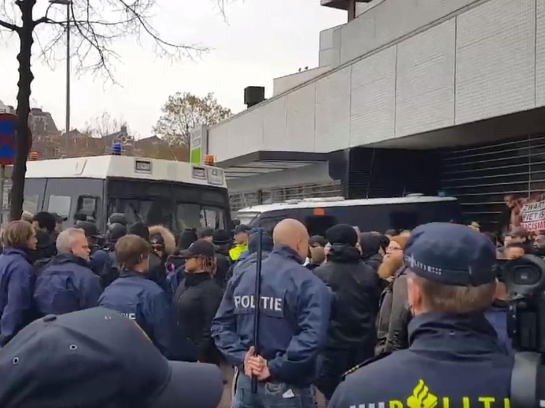Aanhoudingen tijdens de intocht van Sinterklaas