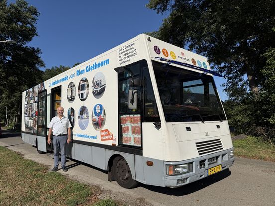 Rien (66) begint met SRV-wagen aan afscheidstournee: 'Geen dag was hetzelfde'