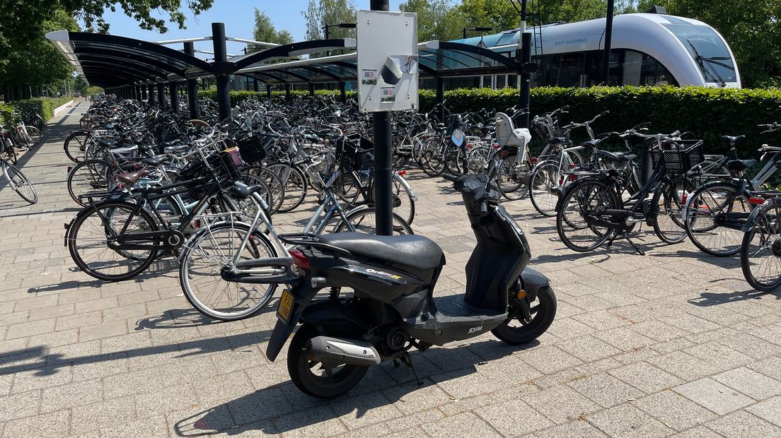 Fietsenstalling op het station van Hoogezand-Sappemeer