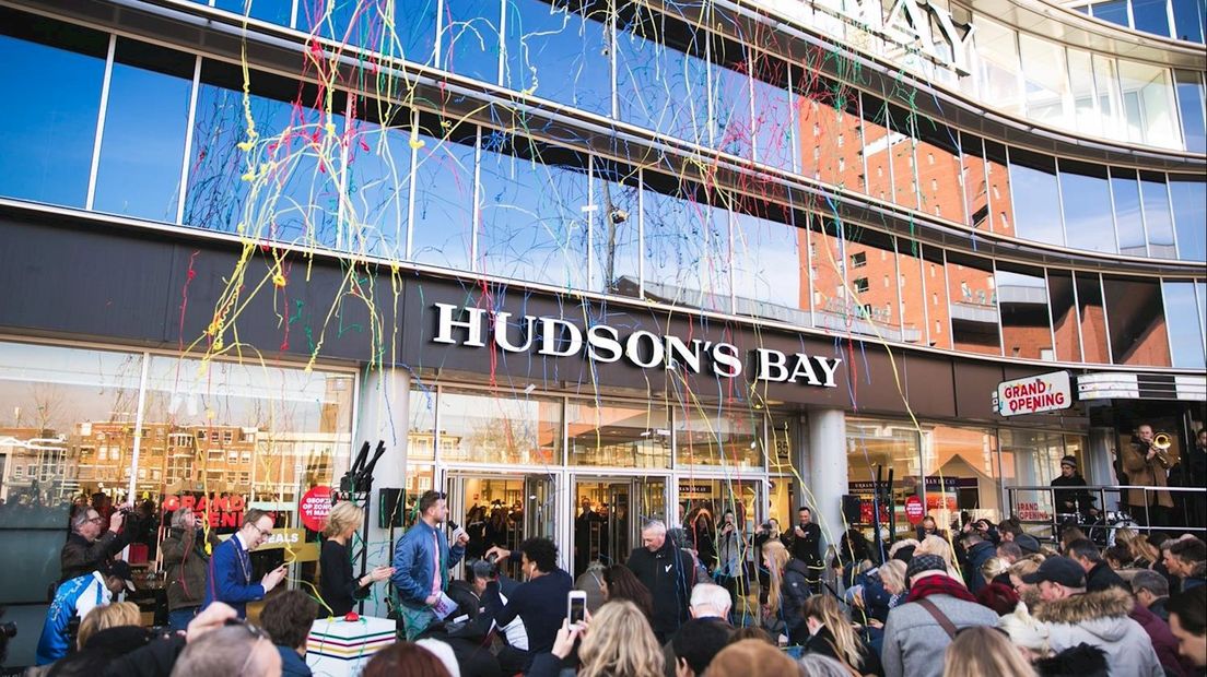 Het pand van Hudson's bay in betere dagen voor het warenhuis