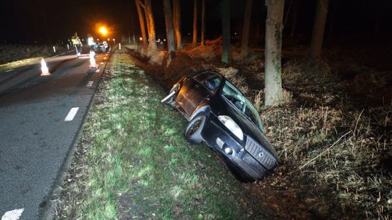'Beschonken automobilist' belandt in sloot bij Duitse grens