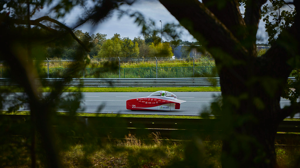 De RED E op het circuit in Zolder.