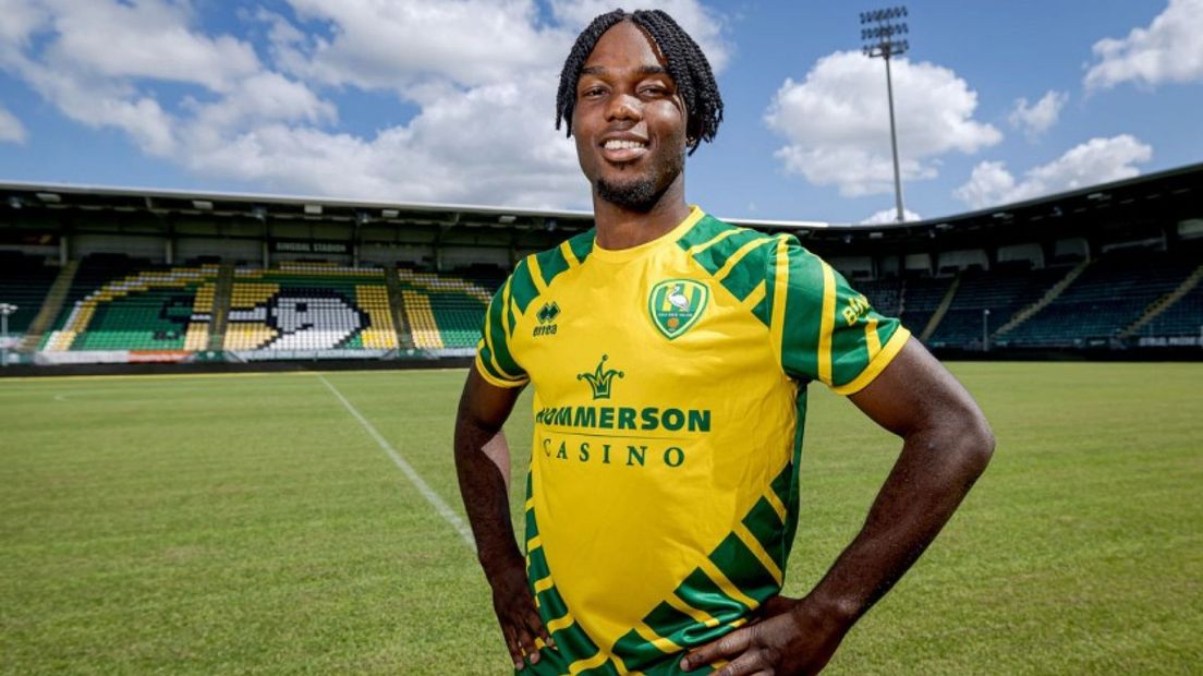 Joel Ideho maakte in de tweede helft de 2-1 voor ADO