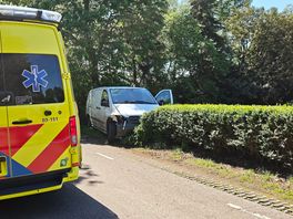 Quadrijder ernstig gewond na botsing met busje in Kerkenveld