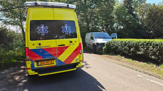 Quadrijder ernstig gewond na botsing met busje in Kerkenveld Nieuws