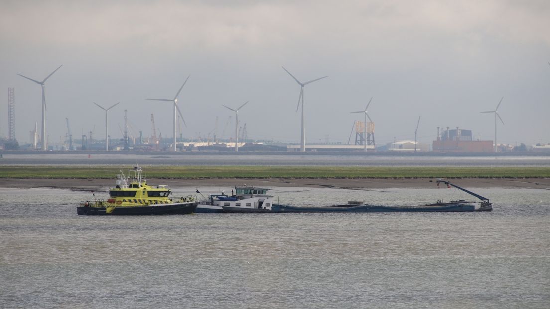 Schip in problemen op Westerschelde