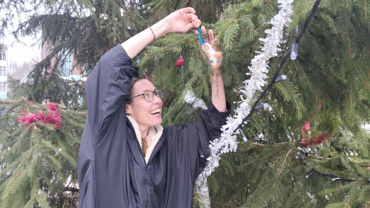 Kim kan kale kerstboom Vlissingen niet aanzien en neemt heft in eigen hand