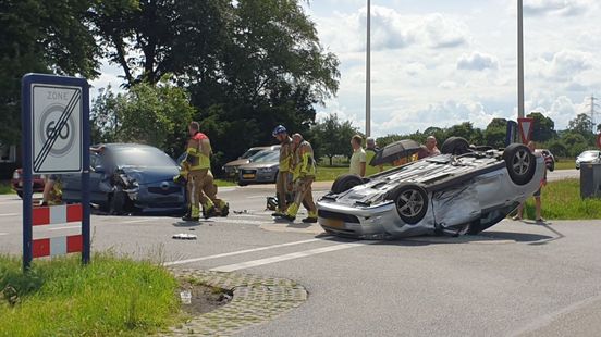 Drie gewonden bij aanrijding Rijssen. Drie gewonden bij aanrijding Rijssen.