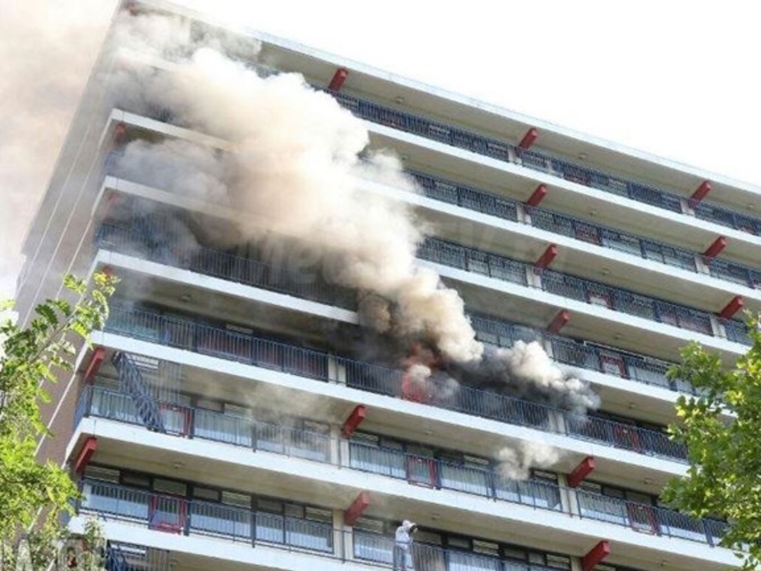 De brand destijds in de flat aan de Favrestraat