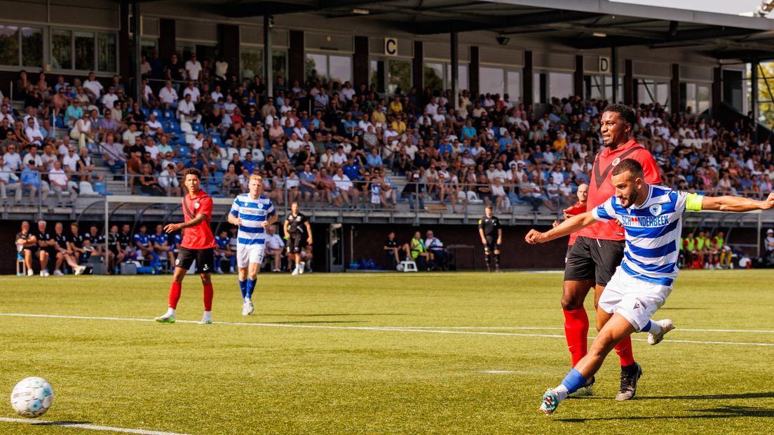 Ahmed el Azzouti, hier in actie tegen AFC