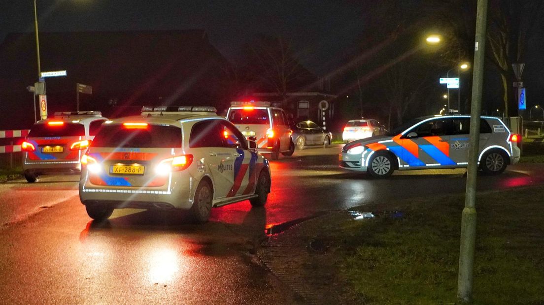De politie kwam met meerdere auto's naar de onrust in Hoogersmilde