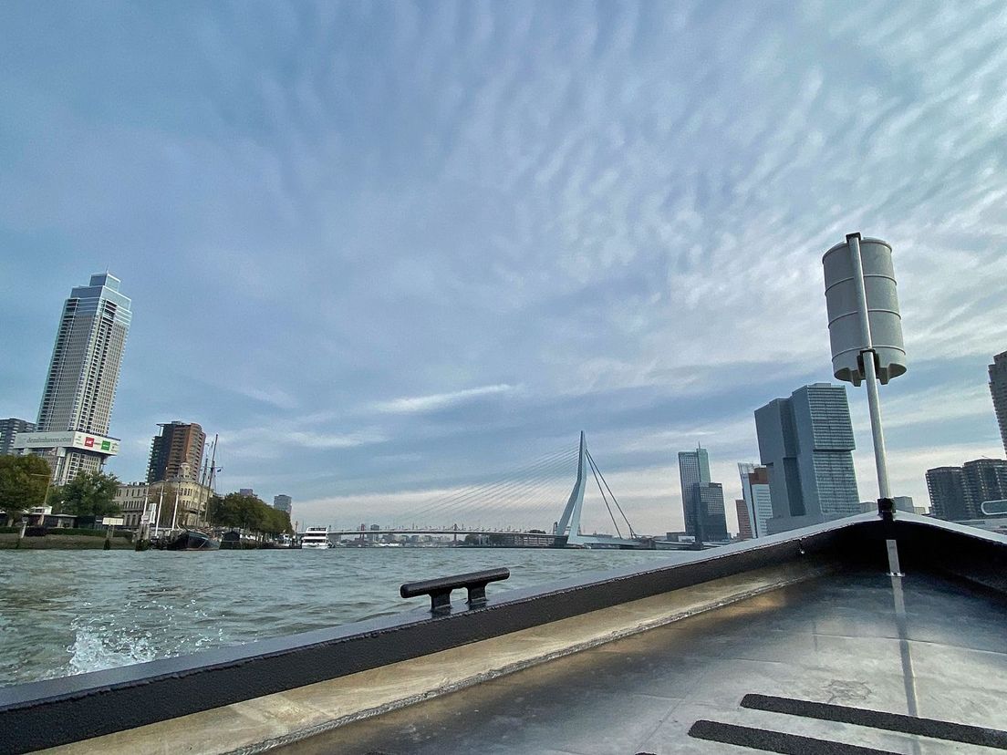 PTSS-sloep 'Nova Spes' verkent voor het eerst de Nieuwe Maas in Rotterdam