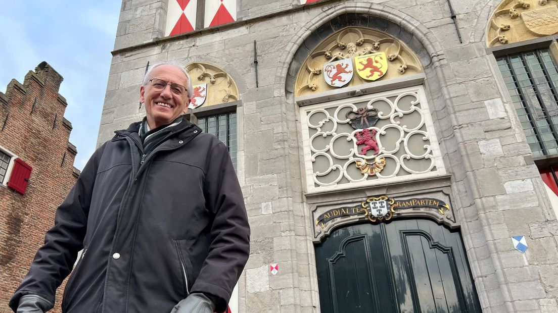 Henk Lammertink van de historische vereniging is tegen de verkoop van het stadhuis