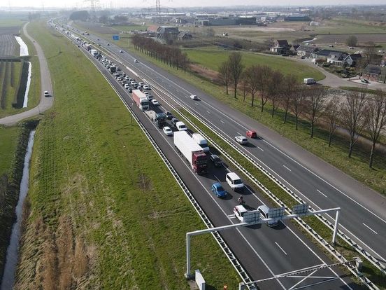 A58 richting Bergen op Zoom bij Vlaketunnel weer open na ongeluk