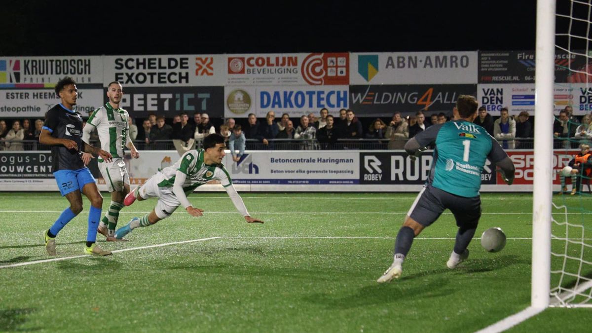 Veerkrachtig Kloetinge feestend het weekend in na derbyzege