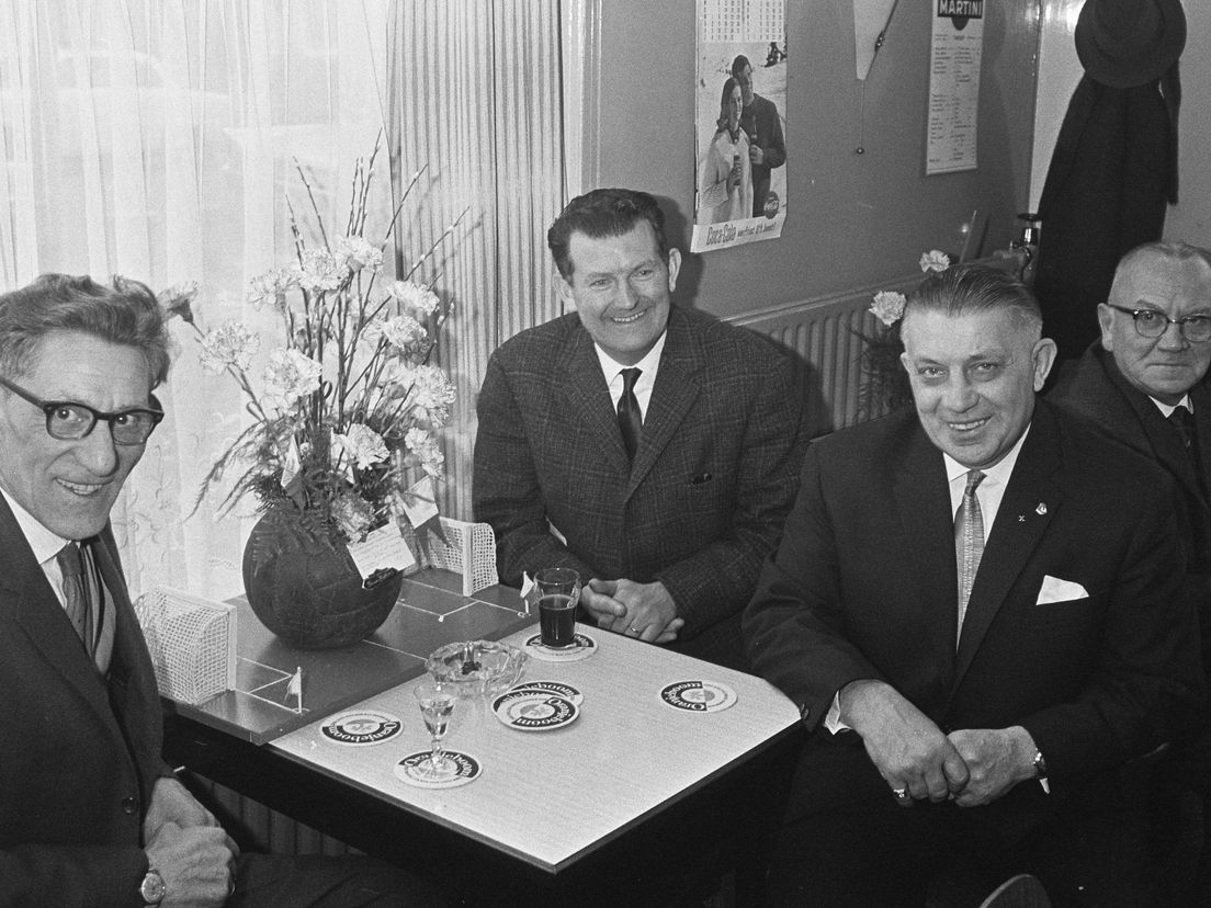 Puck van Heel (rechts) op zijn 60e verjaardag met Peer Krom links) en Kick Smit (midden).