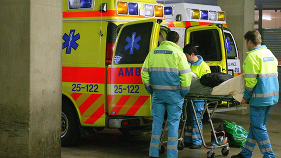 ambulance-ziekenhuis-0704