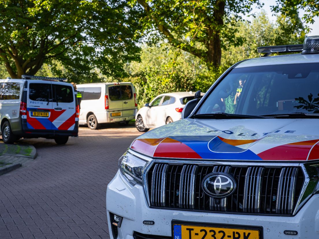 De politie doet onderzoek naar het incident in Maassluis.