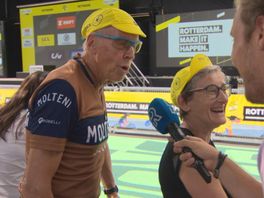 Duitstalige Yvonne en Max uit België genieten langs het parcours in Rotterdam