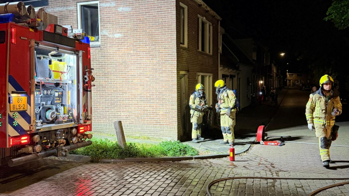 Explosie bij deur van woning zorgt voor brand Colijnsplaat