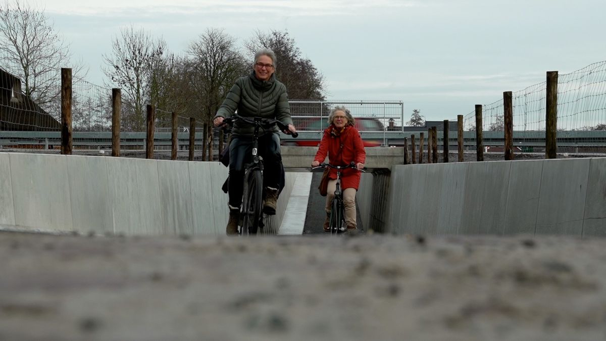 Fietstunnel bij Surhuizum is klaar: 