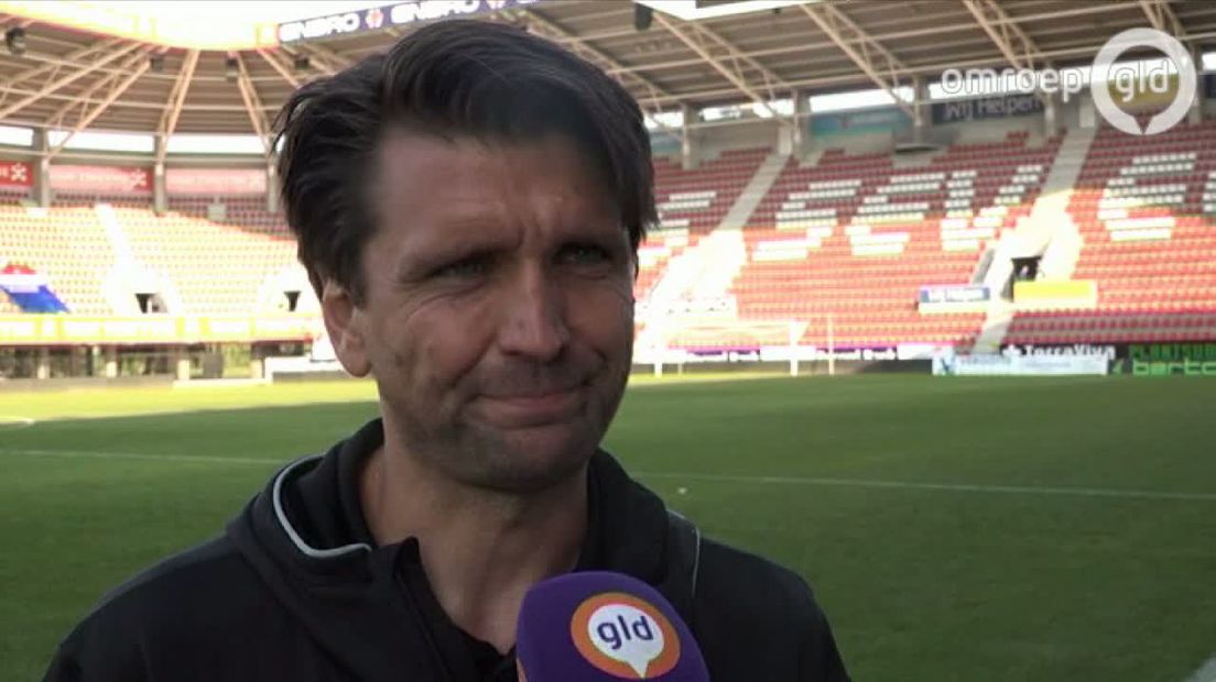 Het rommelt bij NEC. De selectie van de Nijmegenaren is kwalitatief gezien (nog) niet goed genoeg. Dat zorgt ervoor dat de ploeg in de voorbereiding grote nederlagen lijdt. Trainer Peter Hyballa maakt zich grote zorgen en roept om versterkingen.