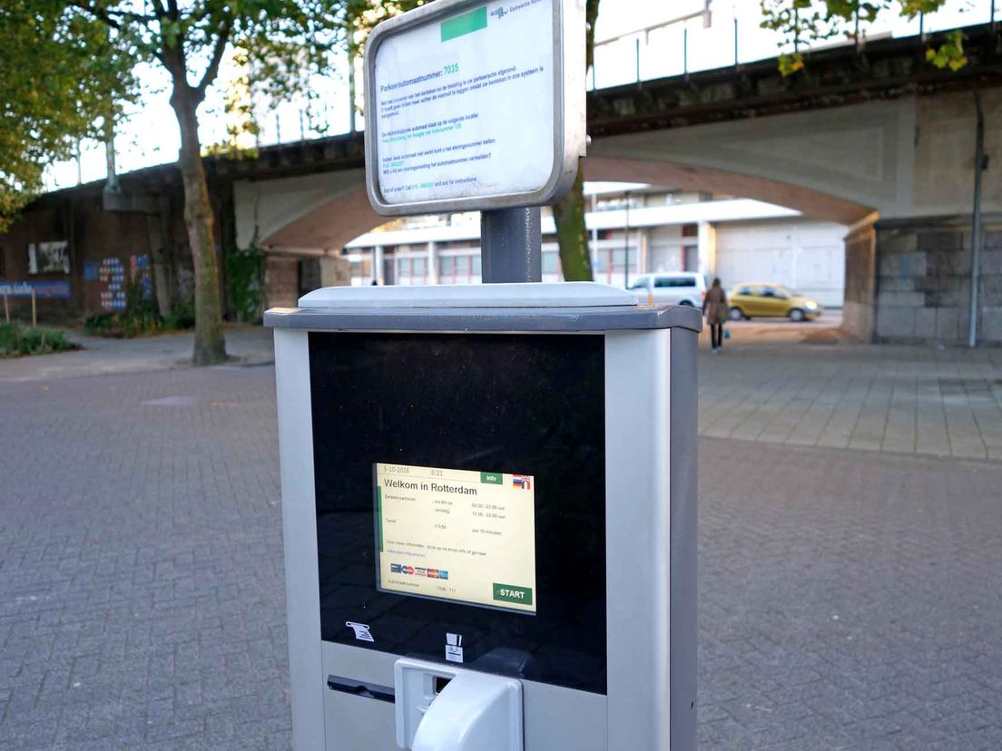 'Er moet zeker wat gebeuren aan de luchtkwaliteit in Rotterdam, maar niet door zo'n 250 oude auto's te weren'