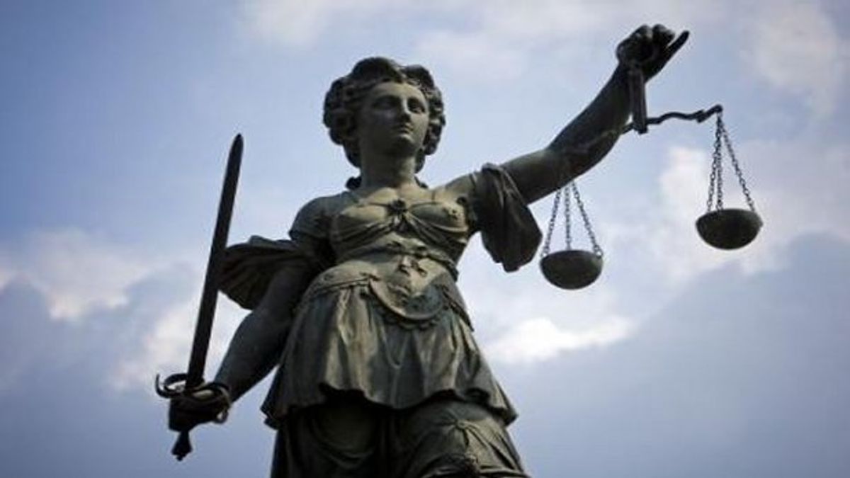 Rechter: Oud-directeur opvang Oosterhesselen heeft recht op geld