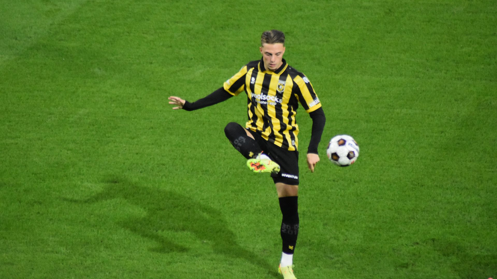 LIVE | Vitesse komt nog niet echt los tegen TOP Oss