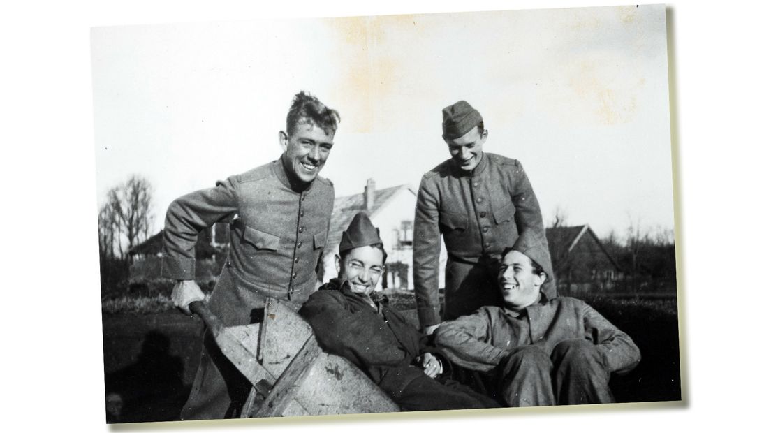 Nederlandse militairen tijdens de mobilisatie bij de Grebbelinie.