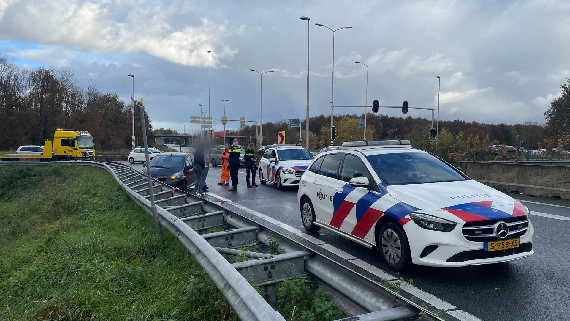 Bankstel in brand • illegale carmeeting