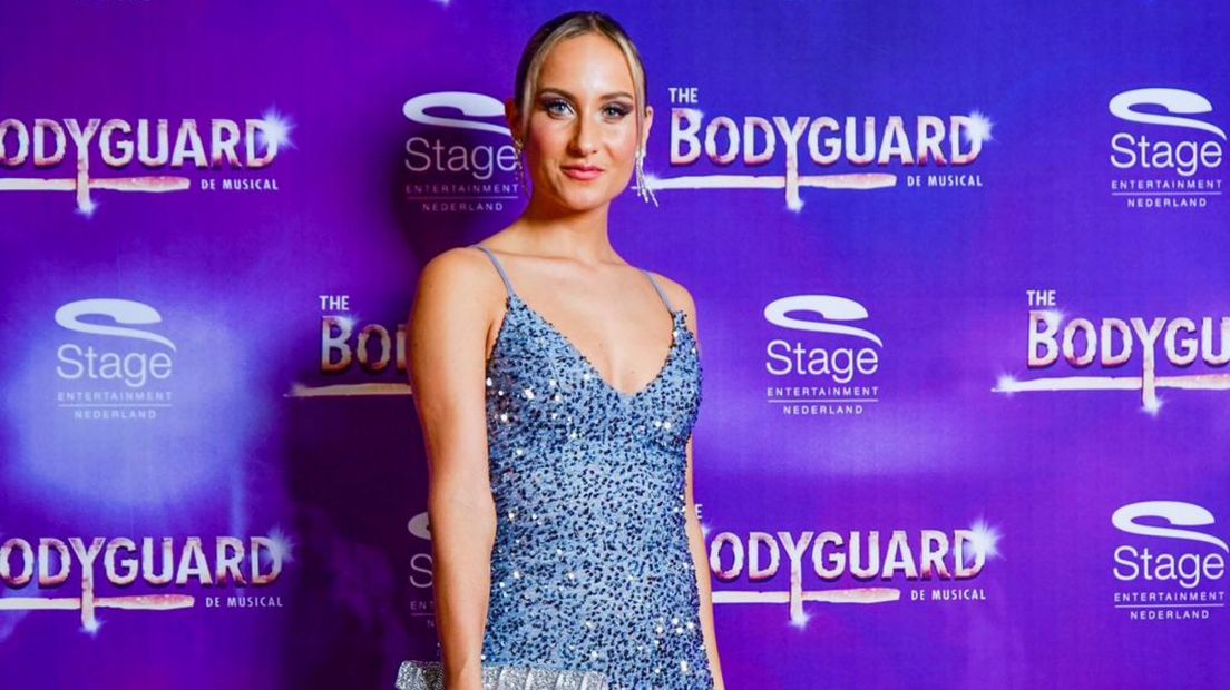 De Haagse Darcey Roosenboom schittert in de musical The Bodyguard
