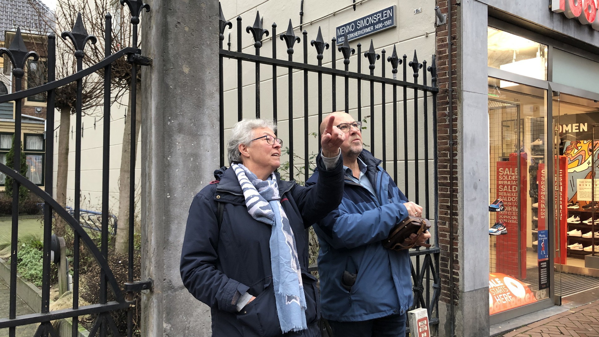 Han Witteveen en Ellen de Ridder op it plak dêr't de film makke is