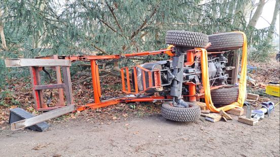 Ongeluk met trekker in Driebergen, 1 persoon ernstig gewond. Ongeluk met trekker in Driebergen, 1 persoon ernstig gewond.