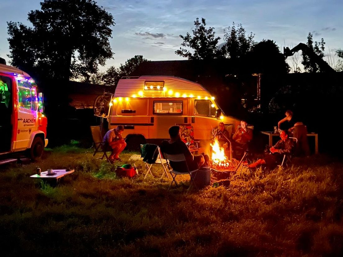 Teunise tijdens een meeting met andere camperaars