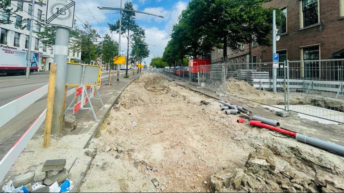 De Hofweg bij het Binnenhof ligt open