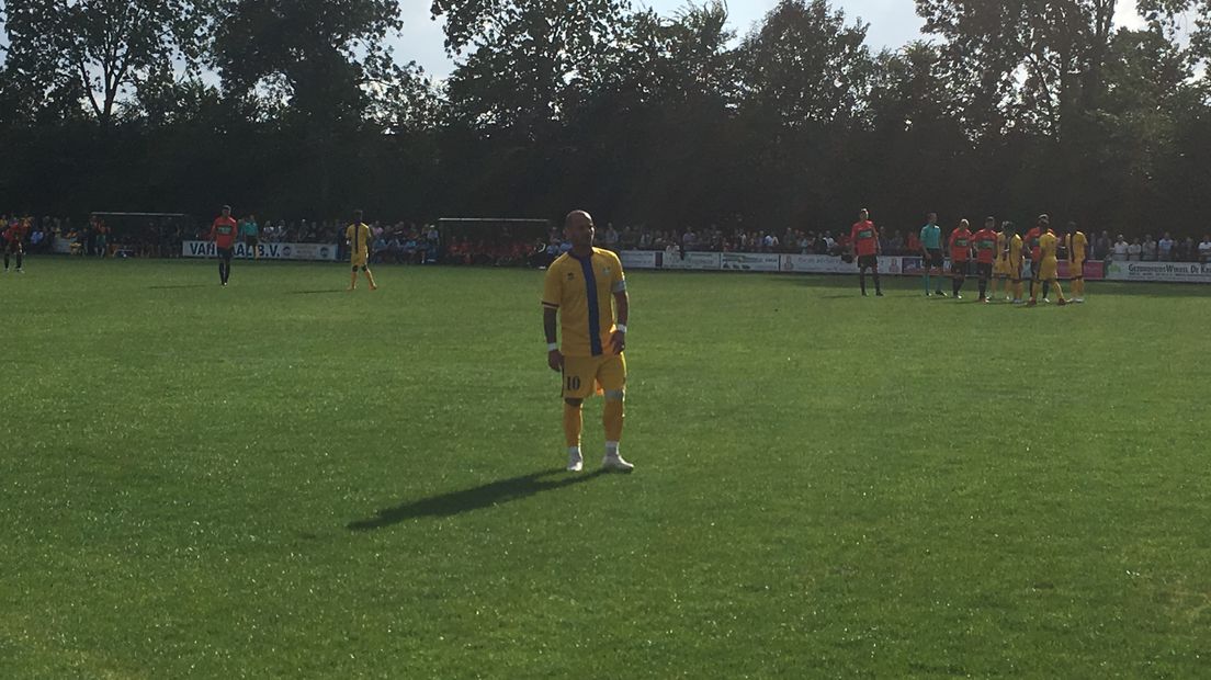 NEC heeft dinsdagavond in Weurt doelpuntloos gelijkgespeeld tegen Al Gharafa, de ploeg van Wesley Sneijder. De recordinternational had een hoofdrol in het duel. Hij ergerde zich flink aan de Nijmegenaren.