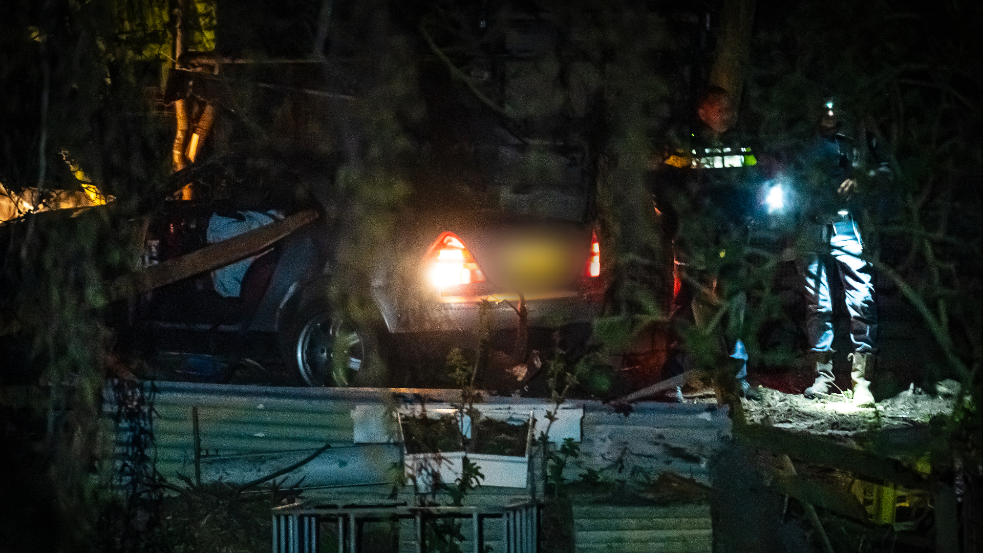 De auto kwam pas tientallen meters verder tot stilstand