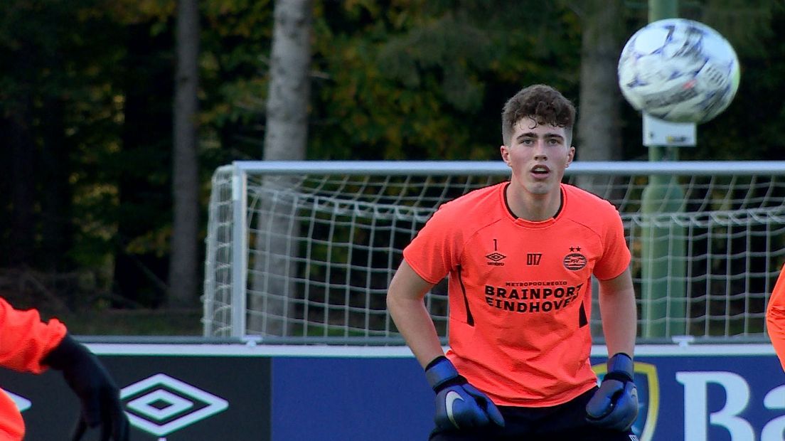 PSV-keeper Aron van Lare (16) droomt nu al van Liverpool en het grote Oranje