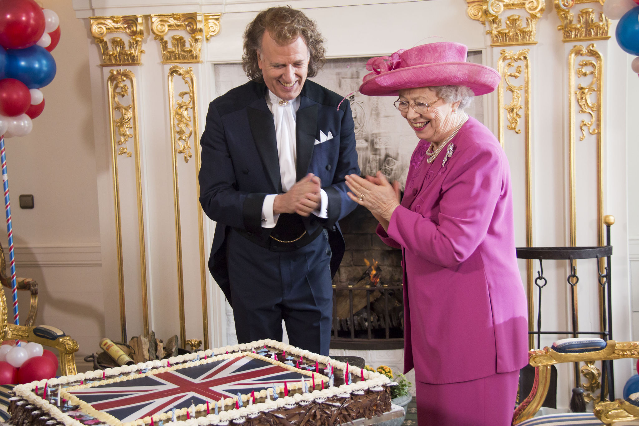 Queen Elizabeth bij André Rieu, maar niet echt - L1 Nieuws