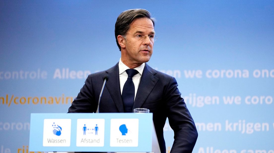 Demissionair premier Rutte tijdens een persconferentie