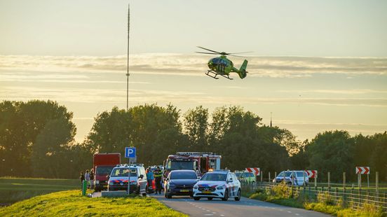 Dodelijk motorongeluk op Lekdijk Nieuwegein, weg in beide richtingen dicht. Dodelijk motorongeluk op Lekdijk Nieuwegein, weg in beide richtingen dicht.