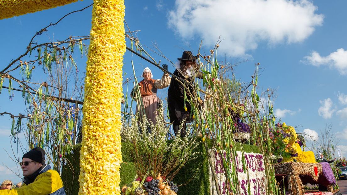 Bloemencorso op de boulevard van Noordwijk 